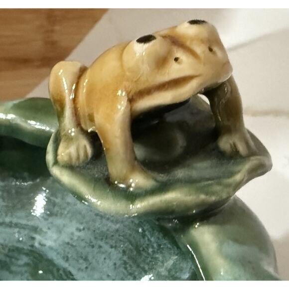 Vintage Majolica Asian Man Fisherman and Frog on Lily Pad Succulent Planter 6” - Picture 9 of 9